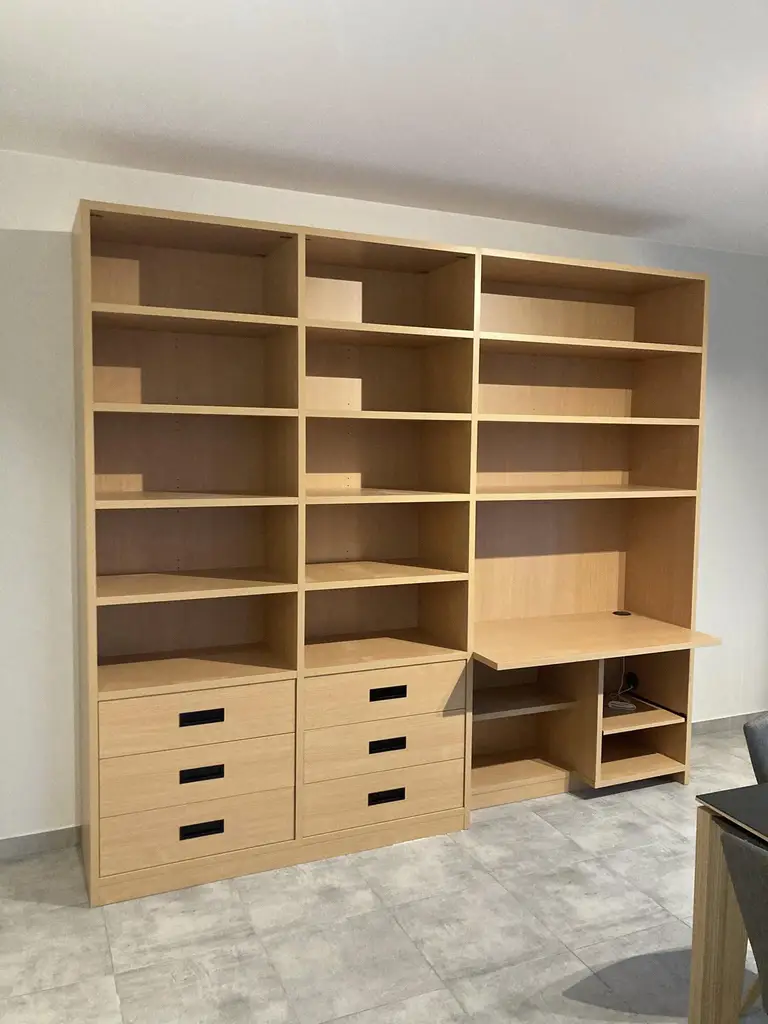 Bibliothèque en chêne avec tiroirs